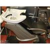 Image 1 : UNCLAIMED HAIR WASHING STATION WITH CHAIR
