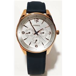 NEW FOSSIL WHITE DIAL NAVY LEATHER STRAP MSRP $219