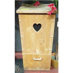 VINTAGE HAND MADE CARVED WOOD POTOATO & ONION