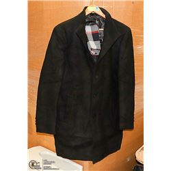 APTRO MENS SIZE XL WINTER JACKET WITH SCRAF AND