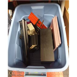 TOTE OF ASSORTED SHOWHOME WALL DECOR