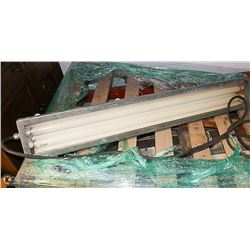 ASSORTED EXPLOSION PROOF SHOPLIGHTS