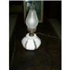 Image 1 : Antique Milkglass Oil lamp Lamp Conversion #1388384