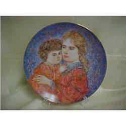 Edna Hibel 1985 Mother's Day Plate "Erica and #1455276