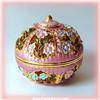 Image 1 : DOMED FLOWERED GOLD SWAROVSKI CRYSTAL JEWELRY BOX