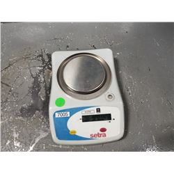 SETRA WEIGHT SCALE *SEE PICS FOR DETAILS*