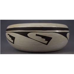 HOPI INDIAN POTTERY BOWL (JOY NAVASIE)