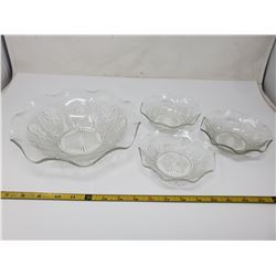 Irish & Herringbone dishes 1 Large 3 small