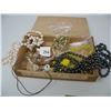 Image 4 : COSTUME JEWELRY LOT - Full Cigar box