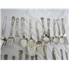 Image 3 : Lot of Silver Plate Flatware Utensils 31 pieces