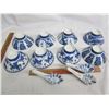 Image 2 : 8 Bue and White porcelain bowls 4 spoons no damage