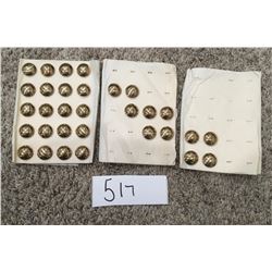 517 - Canadian military brass buttons