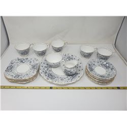 19 pieces Royal Chelsea (Love Lace) China