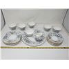 Image 1 : 19 pieces Royal Chelsea (Love Lace) China