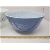 Image 2 : 2 Pyrex bowls