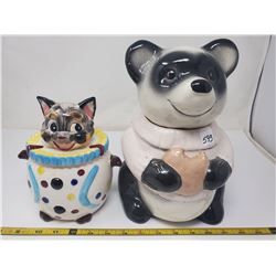 2 Cookie jars