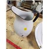 Image 2 : enamel pitcher & basin