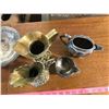 Image 11 : 4 Piece Teapot set (Teapot + sugar and creamer + etc.)