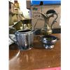 Image 2 : 4 Piece Teapot set (Teapot + sugar and creamer + etc.)