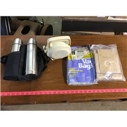 2 thermoses + dust bags + vacuum bags + miscellaneous
