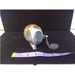 202 Die-Cast Alloy Gears ZEBCO Fishing Reel