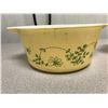 Image 2 : Green Ivy Casserole Dishes + 3 Lids 4 Piece Set 2x471 Both With Lids + 2x474 One With Lid One Withou