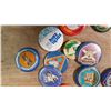 Image 4 : 12 Pinback Badges