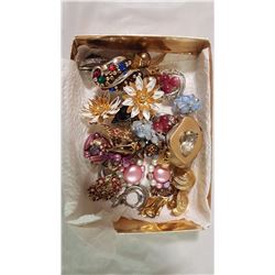 Lot Ear Rings