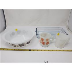 1 glassbake, 3 Fire King