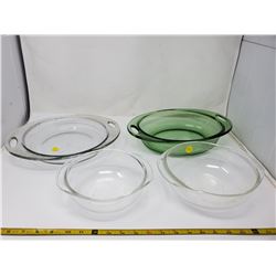 2 Pyrex & 2 Anchor Hocking