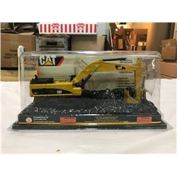 trachoe new in box 1:64 scale