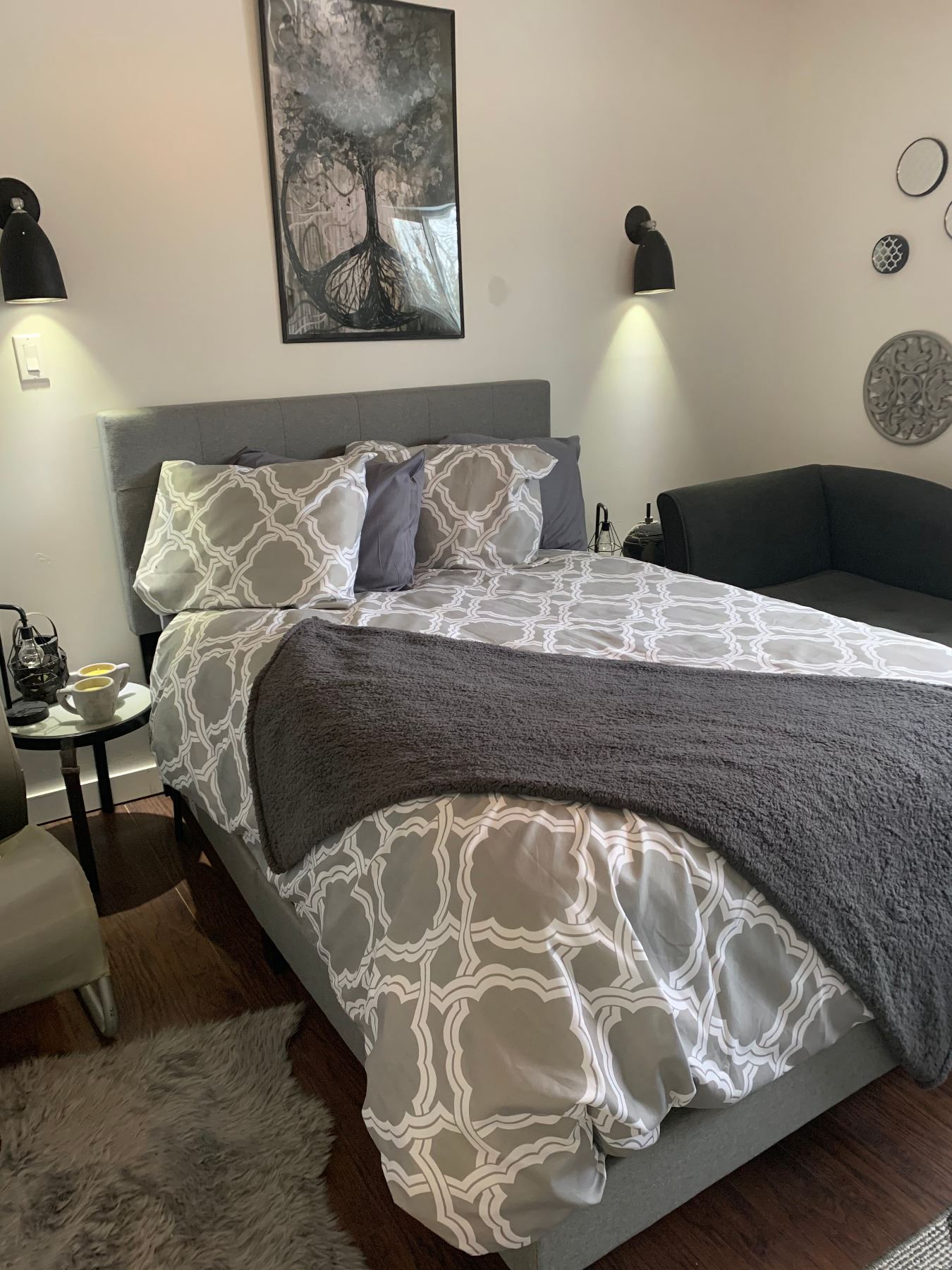 Double Bed w Headboard Boxspring & Mattress