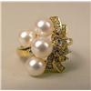 Image 2 : A 14K YELLOW GOLD DIAMOND AND PEARL RING