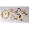 Image 1 : A LARGE GROUP OF COSTUME JEWELRY