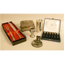 A ROGERS STERLING SILVER HANDLED TWO PIECE CARVING SET