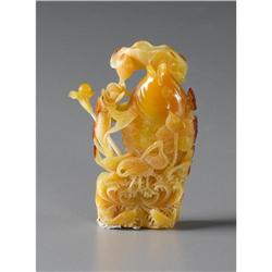 CHINESE CARVED HORN BILL CARP SNUFF BOTTLE