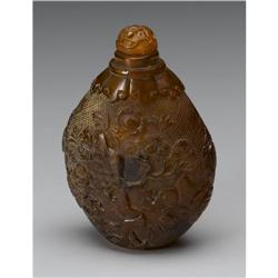 CHINESE CARVED AMBERINE SNUFF BOTTLE
