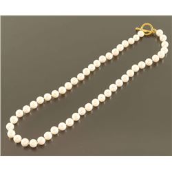 Stunning Ladies Pearl Necklace