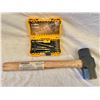 Image 1 : DEWALT BIT SET & 4 LB HAMMER