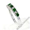 Image 6 : 18kt White Gold 1.36 ctw Alternating Round Diamond & Emerald Wedding Band Ring