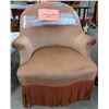Image 1 : Velvet slipper chair