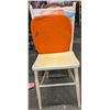 Image 2 : Vintage white wooden chair