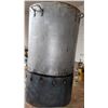 Image 2 : Large cooking pot with lid and with prop base made to look used