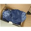 Image 2 : Shoe slip covers approximately 400 pieces