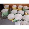 Image 5 : 2 wooden boxes, coffee cups, glass cups and other miscellaneous items