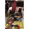 Image 2 : Vintage props