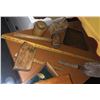 Image 8 : Assortment of cool vintage pieces and wooden mallets