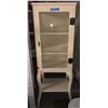 Image 1 : Vintage showcase