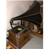 Image 2 : Antique Victor Record player