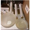 Image 2 : 2 chandeliers, a shelf lot of lighting and glass lampshades